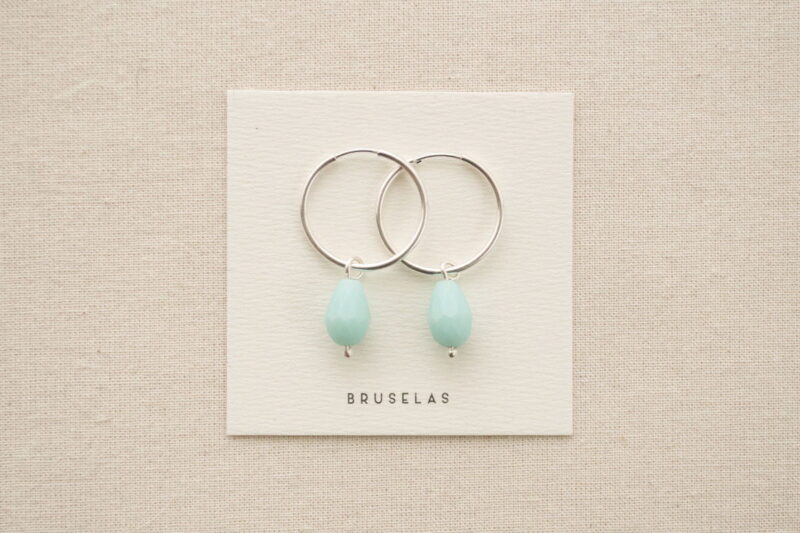 cuentas de cristal celeste opaco