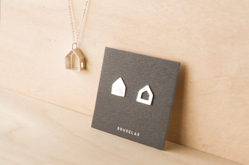 Aros y collar casita de plata