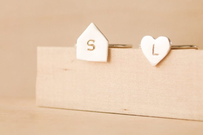 anillos personalizados con inicial