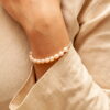 Pulsera Rory con perlas de rio medianas y cadena de plata