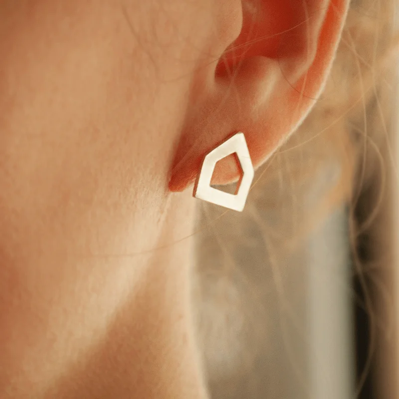 aros-casita-plata-bruselas-joyeria-contemporanea